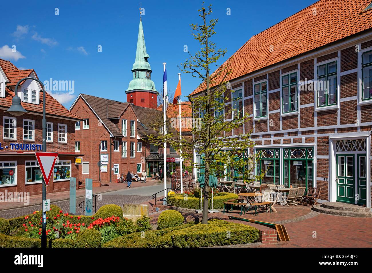 Local street, shops in Steinkirchen, Altes Land, Stade district, Lower  Saxony Stock Photo - Alamy