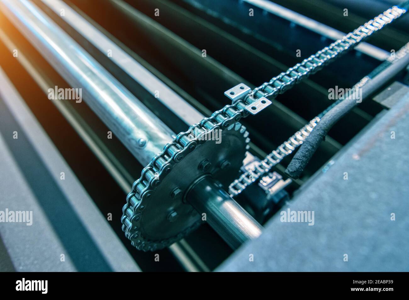 Mechanical chain transmission Stock Photo Alamy
