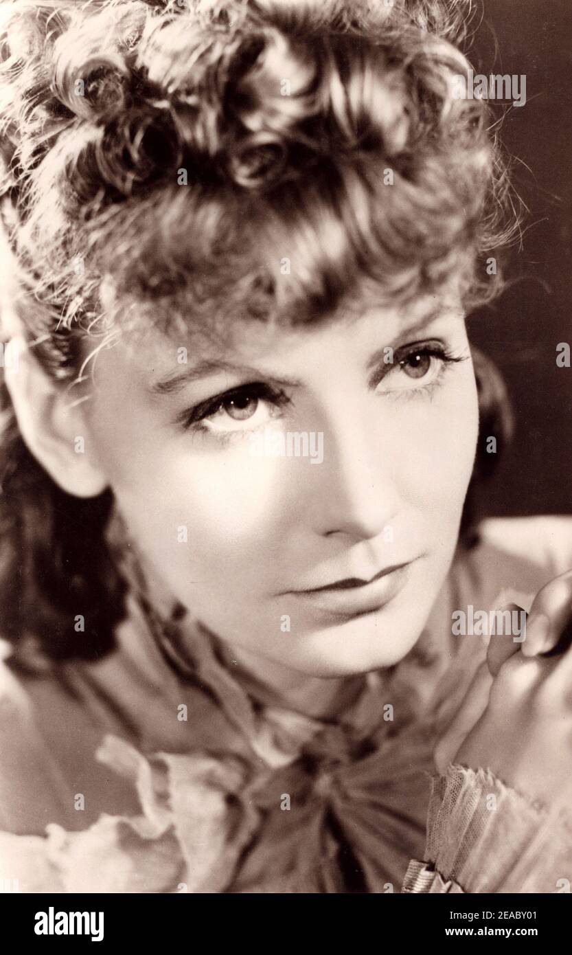 1935 , USA : The actress GRETA GARBO  in ANNA KARENINA by Clarence Brown , from the novel by Leon Tolstoi - MGM - MOVIE - FILM - CINEMA - portrait - ritratto  ----  Archivio GBB Stock Photo