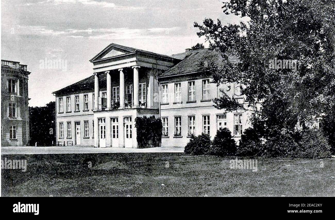 Neustrelitz Schlossberg östliches Kavalierhaus um 1920 - 1950 abgerissen. Stock Photo