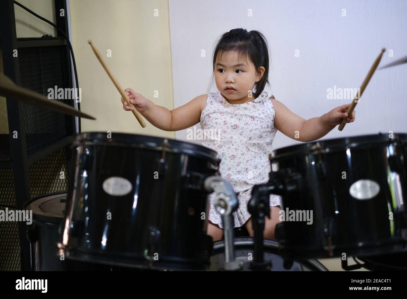 Drumsticks and drum hires stock photography and images Alamy