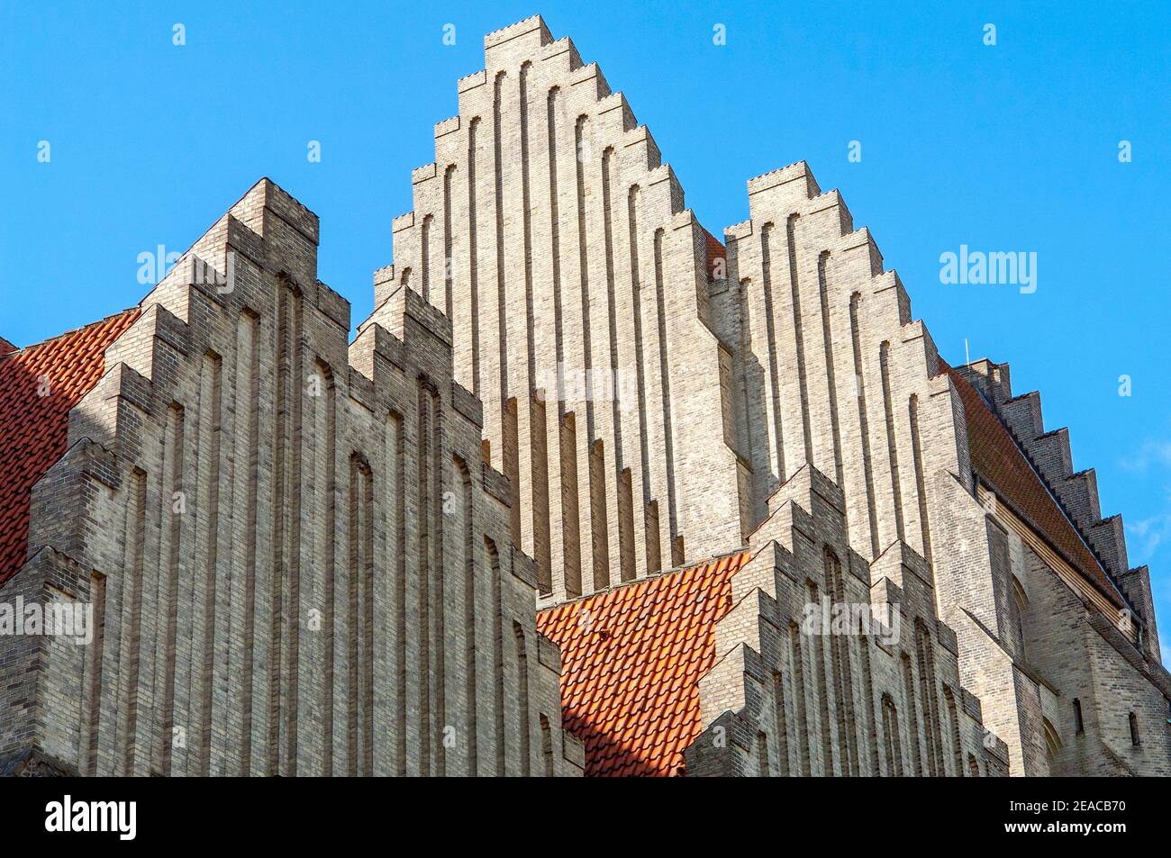 Denmark, Zealand island = Sjaelland, Copenhagen, Grundtvigskirche, exterior from the northeast, in the Copenhagen district of Bispebjerg. Three-aisled hall church with space for 1, 800 people, architects Peder Jensen-Klint und Sohn, expressionism with neo-Gothic style elements, built 1921-1940. Stock Photo