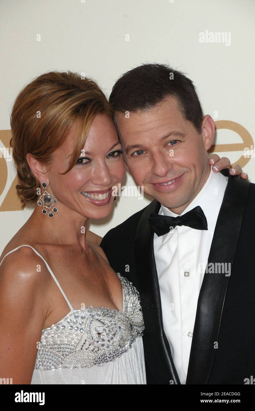 Jon Cryer and Lisa Joyner at 2011 Primetime Emmy Awards at the Nokia