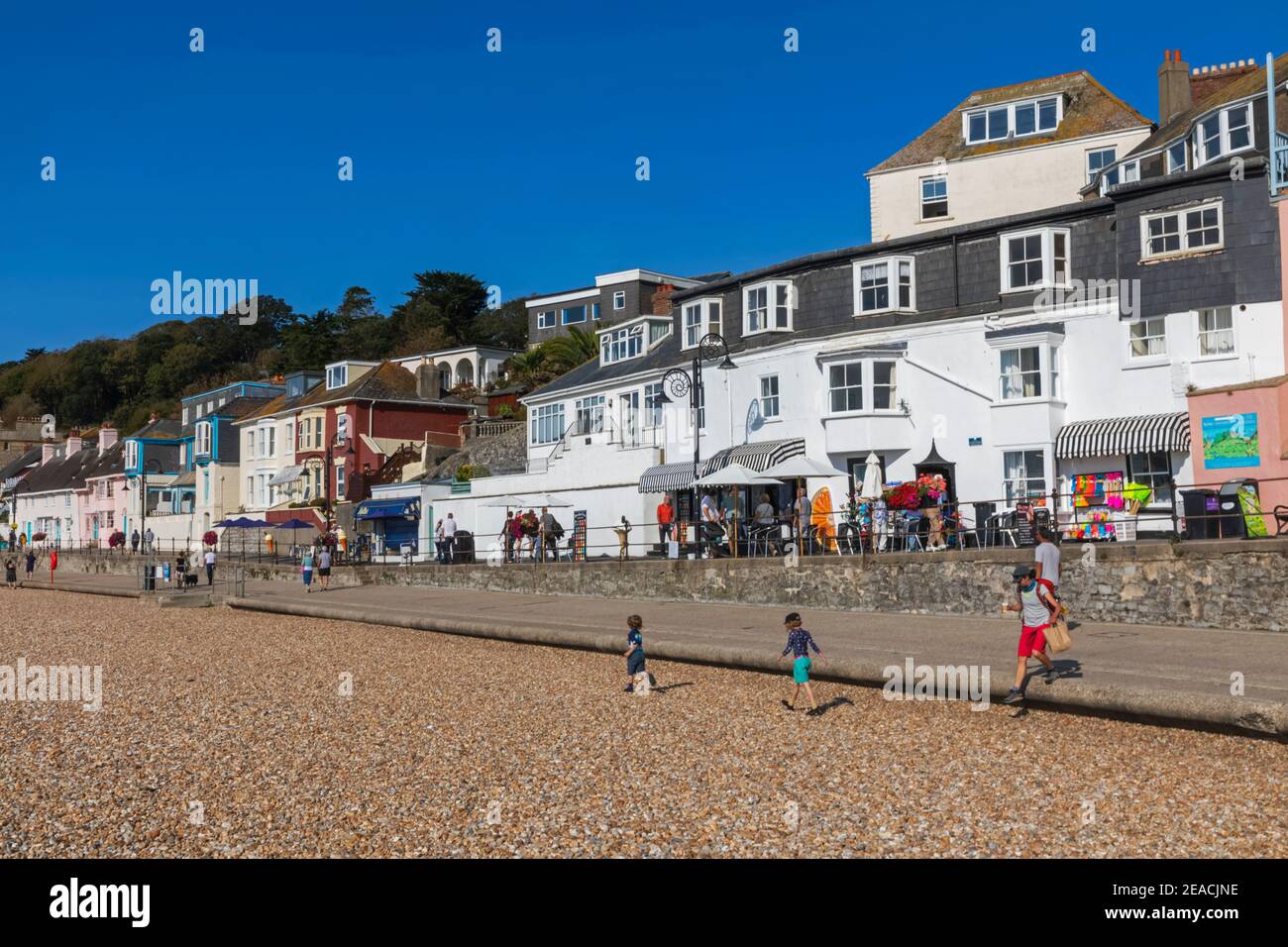 Lyme regis beach hi-res stock photography and images - Alamy
