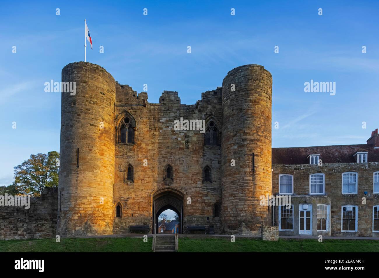 England, Kent, Tonbridge, Tonbridge Castle Gatehouse Stock Photo - Alamy