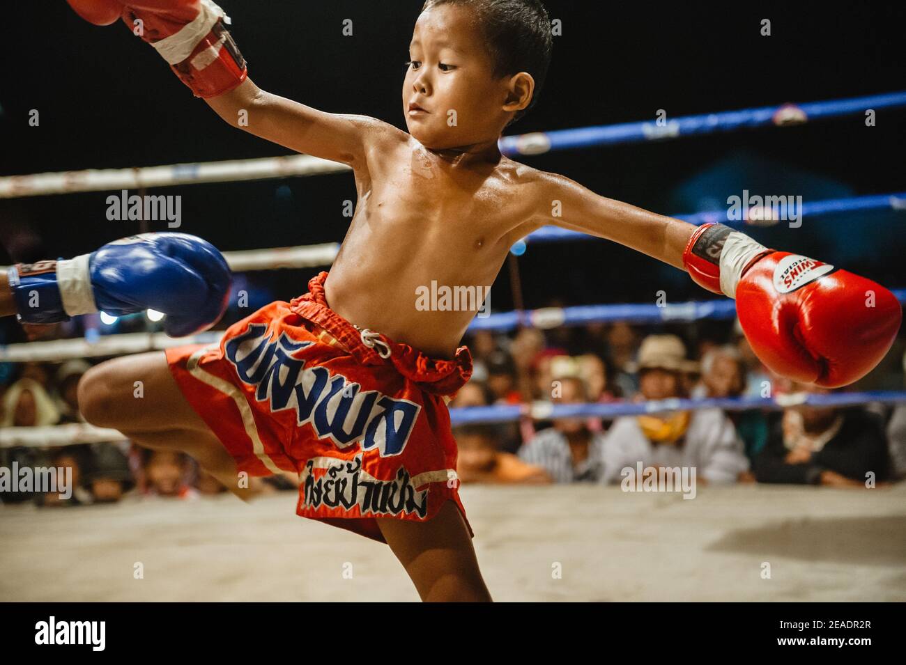Child muay thai hi-res stock photography and images - Alamy