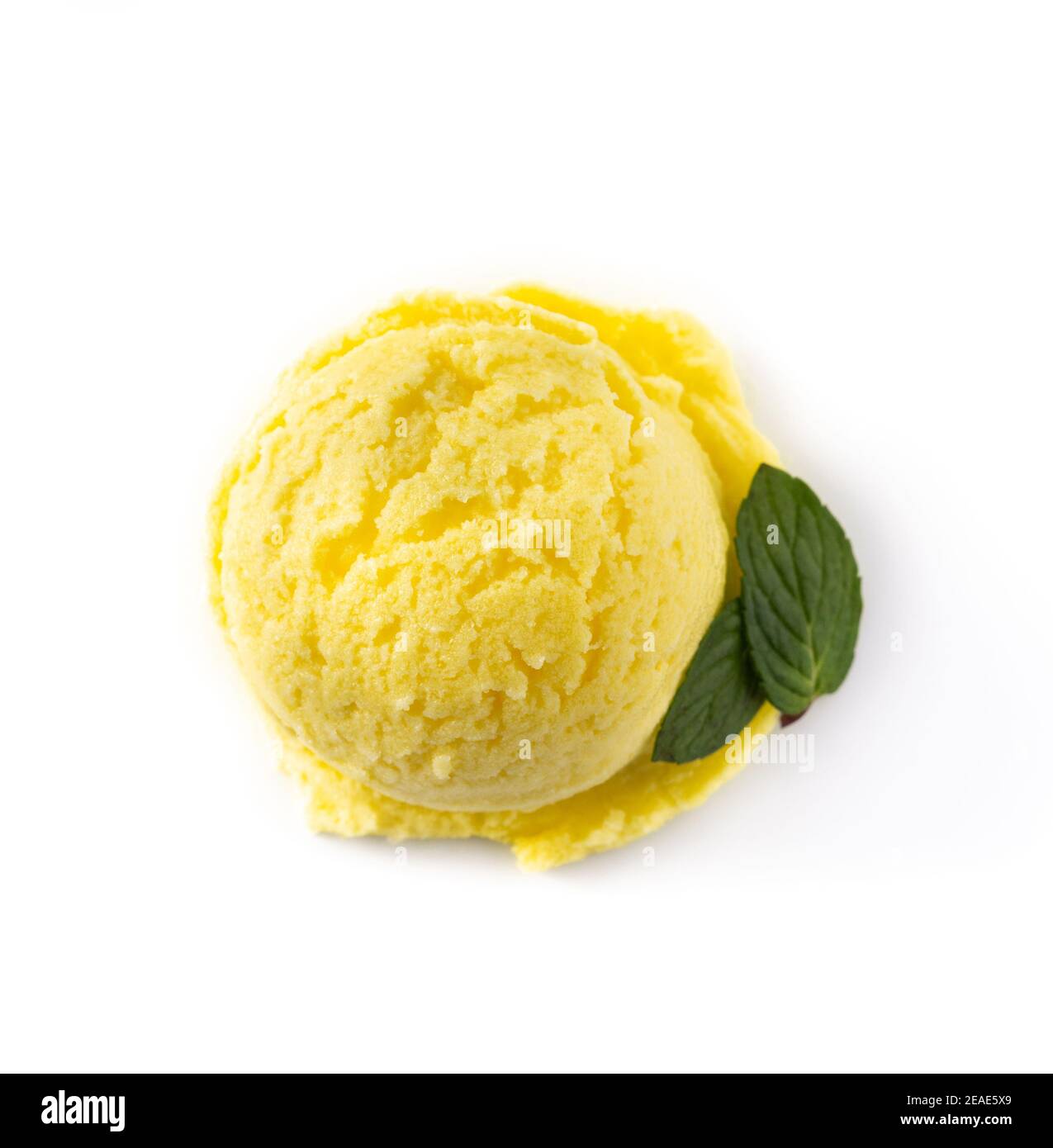 https://c8.alamy.com/comp/2EAE5X9/lemon-ice-cream-scoop-decorated-with-mint-leaves-isolated-on-white-background-2EAE5X9.jpg