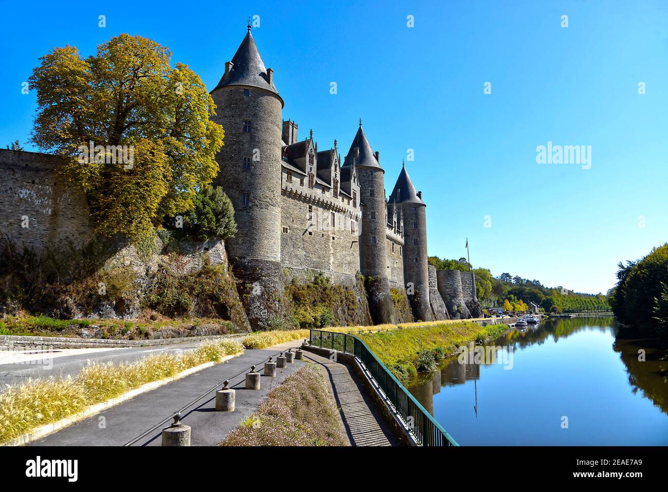 Castle of Rohan on the banks of Oust, part of canal Nantes at Brest, at Josselin in France Stock Photo