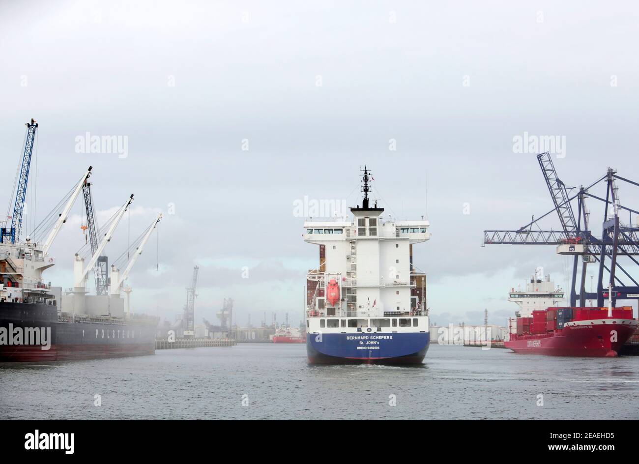 A container ship sales out of Teesport, Middlesbrough, North Yorkshire. 16/01/2019. Photograph: Stuart Boulton. Stock Photo