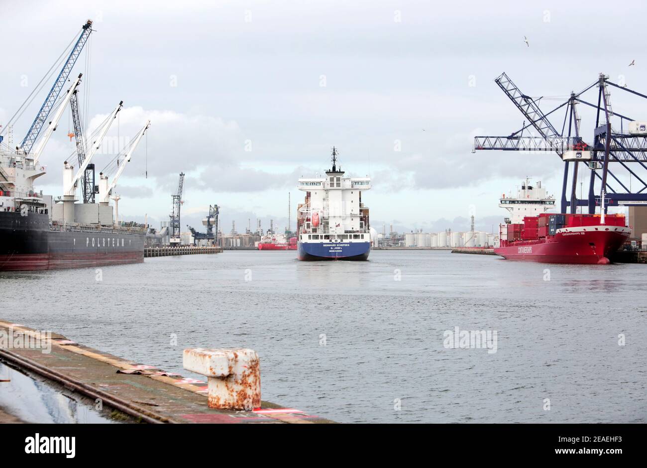 A container ship sales out of Teesport, Middlesbrough, North Yorkshire. 16/01/2019. Photograph: Stuart Boulton. Stock Photo