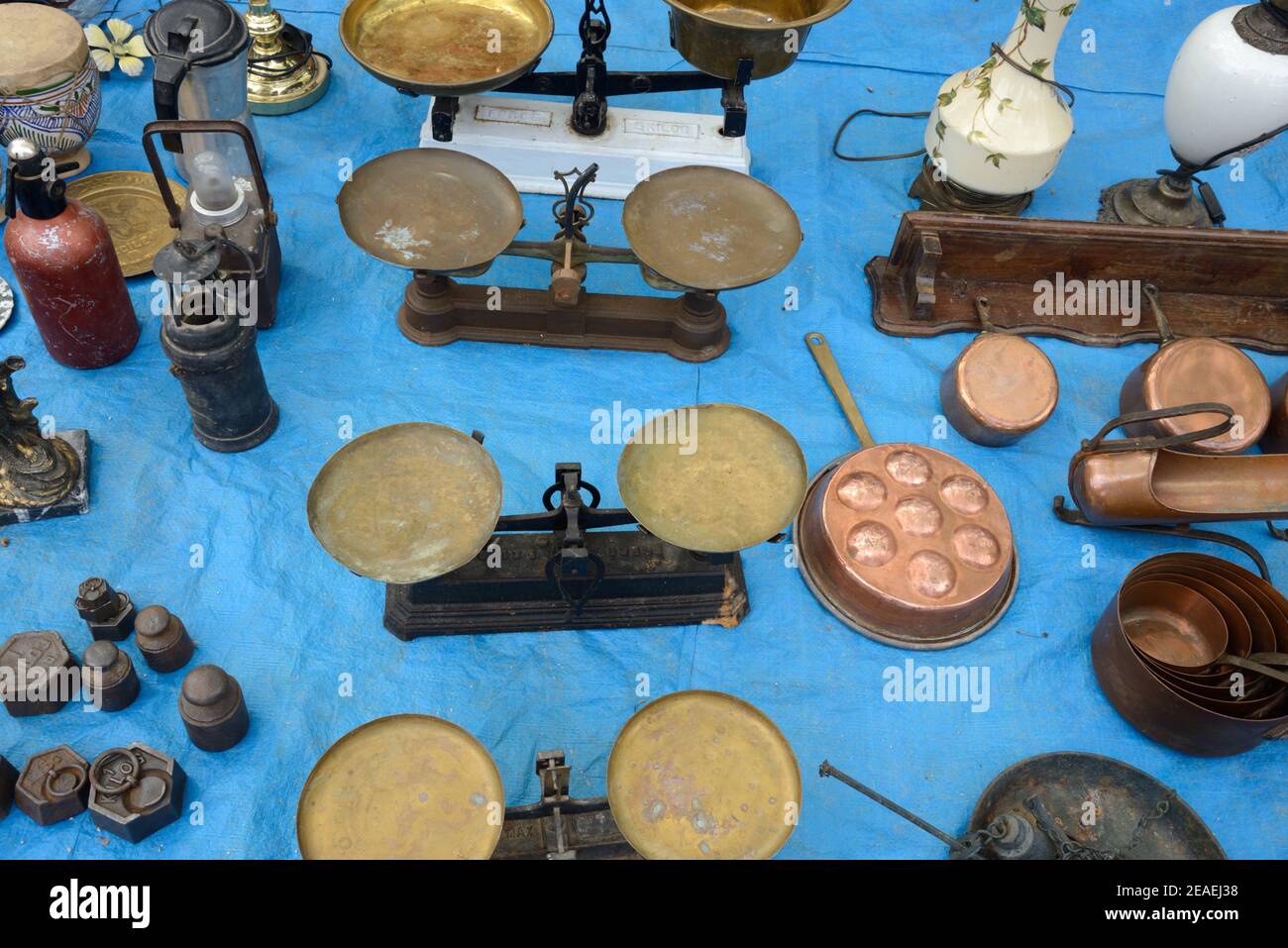 Display of Collectable Vintage Balances, Weighing Scales or Weighing Machines for Sale at Brocante or Antiques Market Provence France Stock Photo
