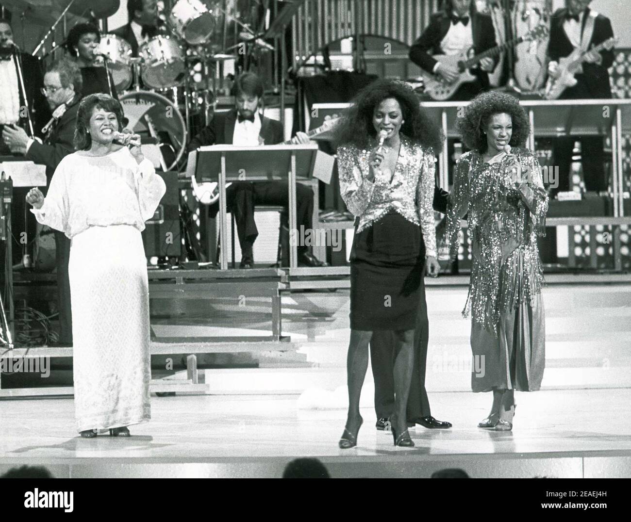 **File Photo** Mary Wilson Has Passed Away. Rockefeller Plaza, New York. 'Motown 25: Yesterday, Today, Forever'. Diana Ross is joined by Cindy Birdsong (left) and Mary Wilson (right), the first time they'd sung together since Ross left The Supremes to seek a career as an actress and solo performer. Date: Monday May 16th 1983 Picture Supplied by Landmark/MediaPunch Stock Photo