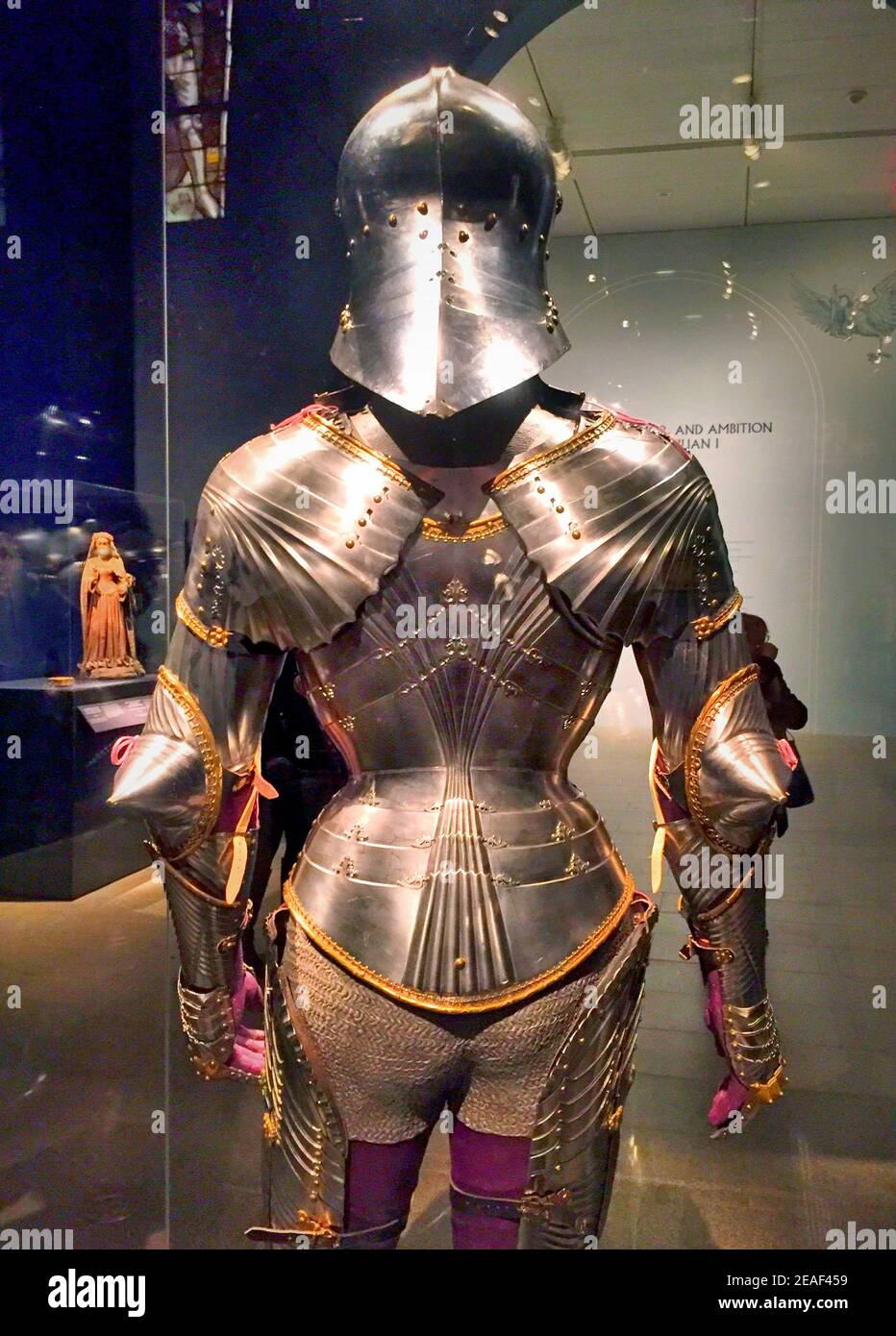 Maximilian plate armour hi-res stock photography and images - Alamy