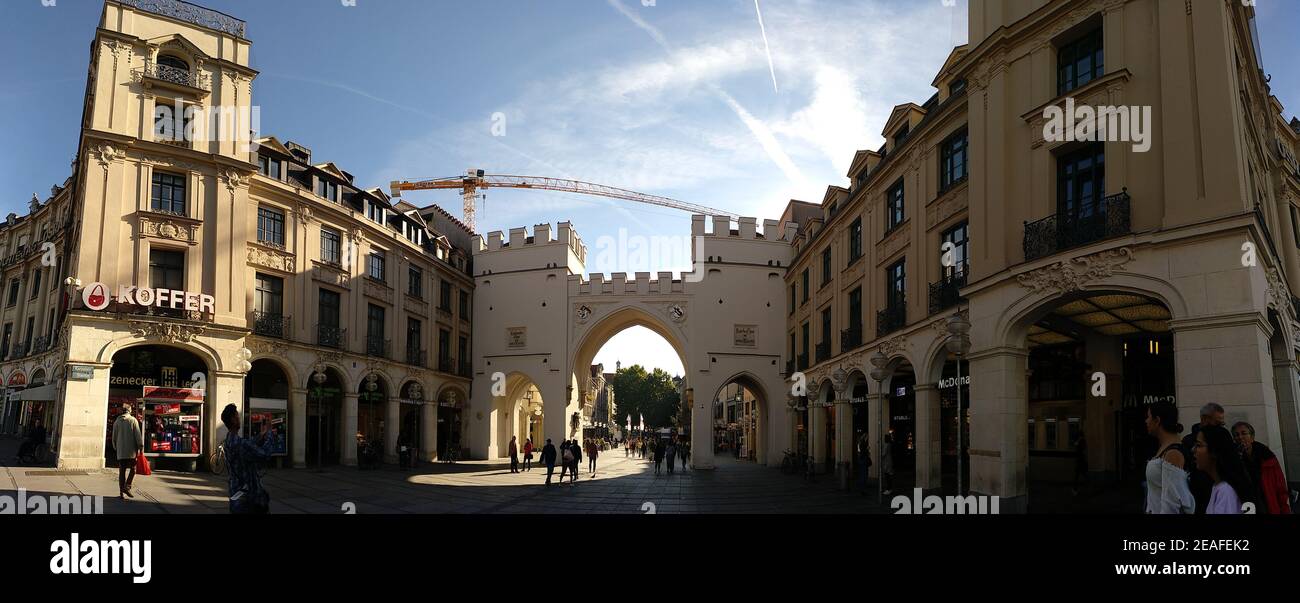 Munich commercial shopping district, Stachus, Karlsplatz, Bavaria ...