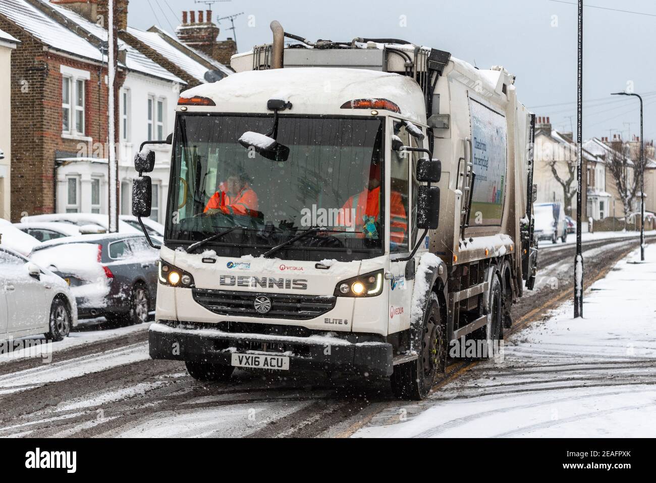 Veolia bin lorry uk hires stock photography and images Alamy