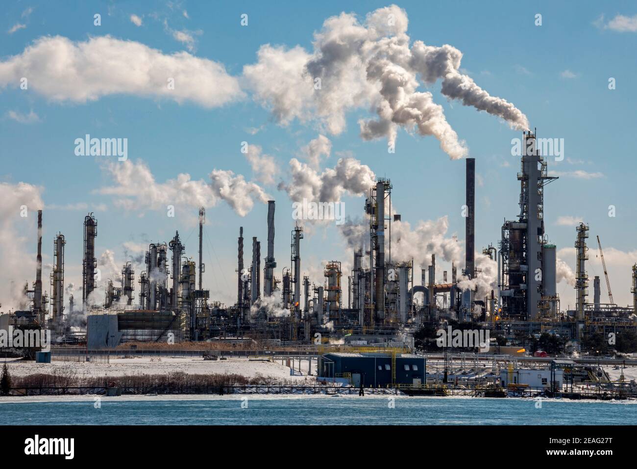 Sarnia, Ontario, Canada - Suncor Energy's oil refinery on the St. Clair River. Stock Photo