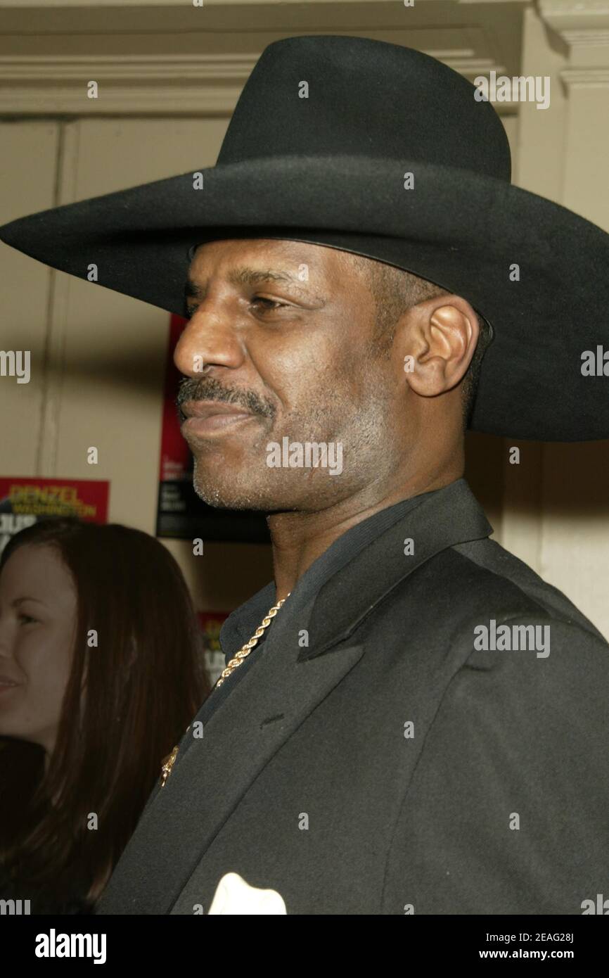 Leon spinks hi-res stock photography and images - Alamy