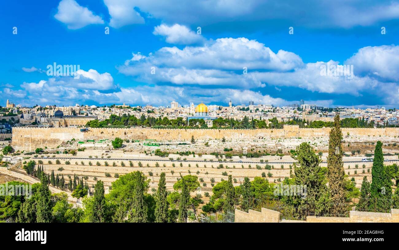 Jerusalem viewed from the mount of olives, Israel Stock Photo - Alamy