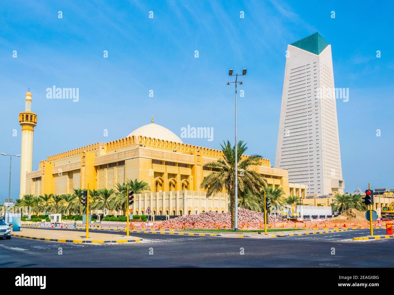 The Grand mosque of Kuwait Stock Photo - Alamy
