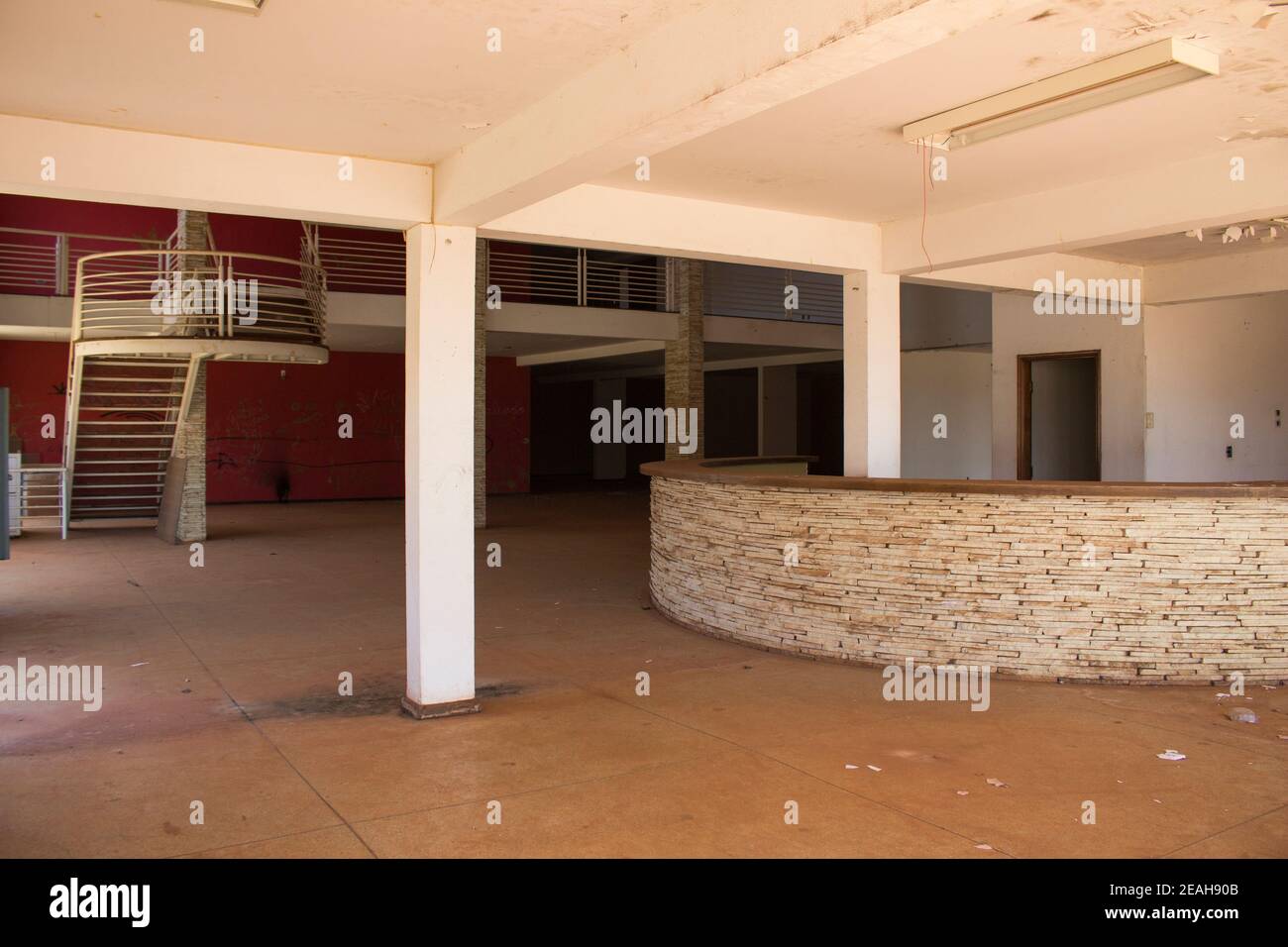 Empty school building hi-res stock photography and images - Alamy