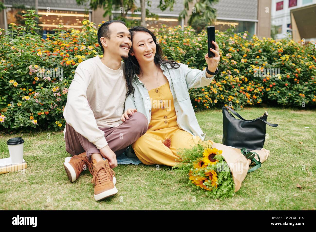 Couple in love taking selfie Stock Photo - Alamy