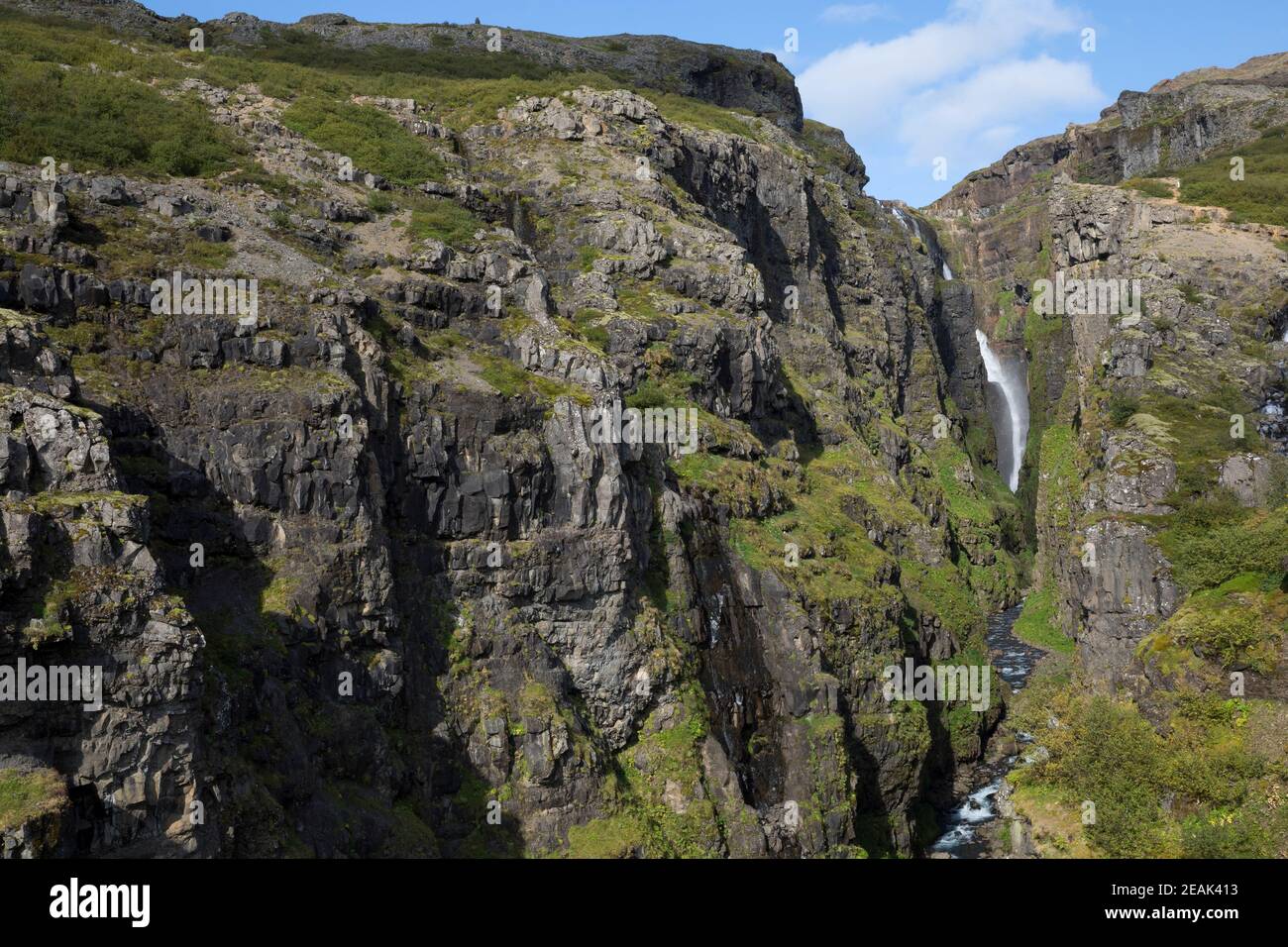 Glymur, Wasserfall auf Island, 196 Meter Höhe, Wasserfall des Flusses, Baches Botnsá im Westen Islands, Schlucht, waterfall in the west of Iceland Stock Photo