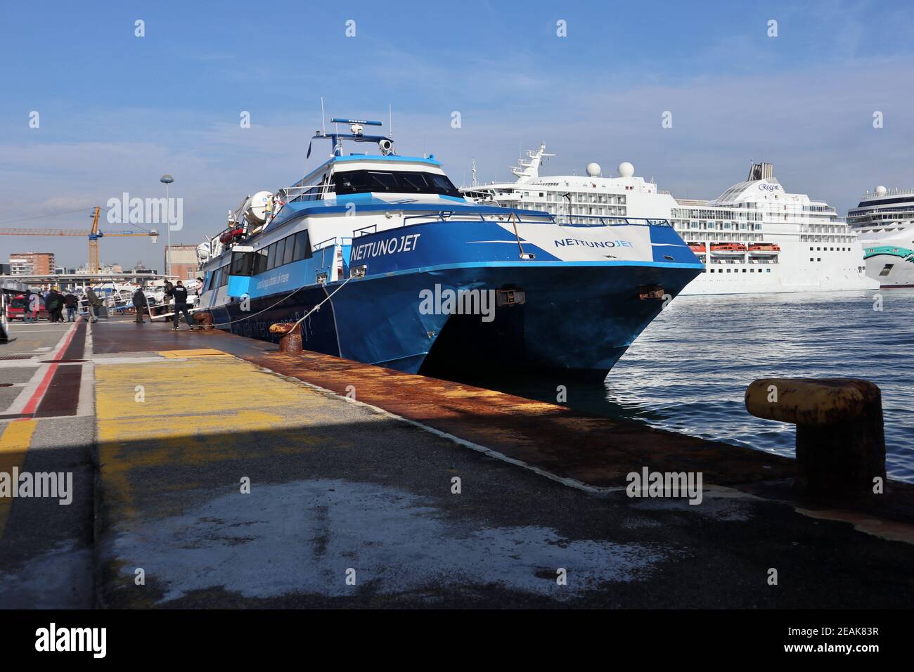 Napoli - Sbarco dall'aliscafo Nettuno Jet Stock Photo