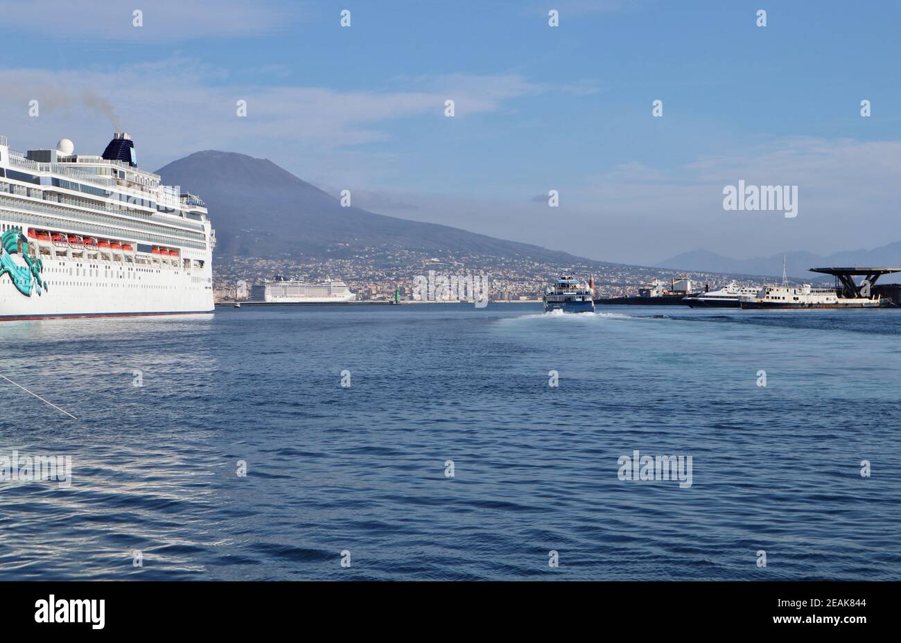 Napoli - Scorcio panoramico dal porto Stock Photo