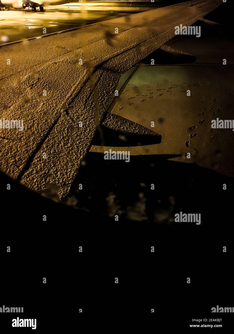 Plane snow window hi-res stock photography and images - Alamy