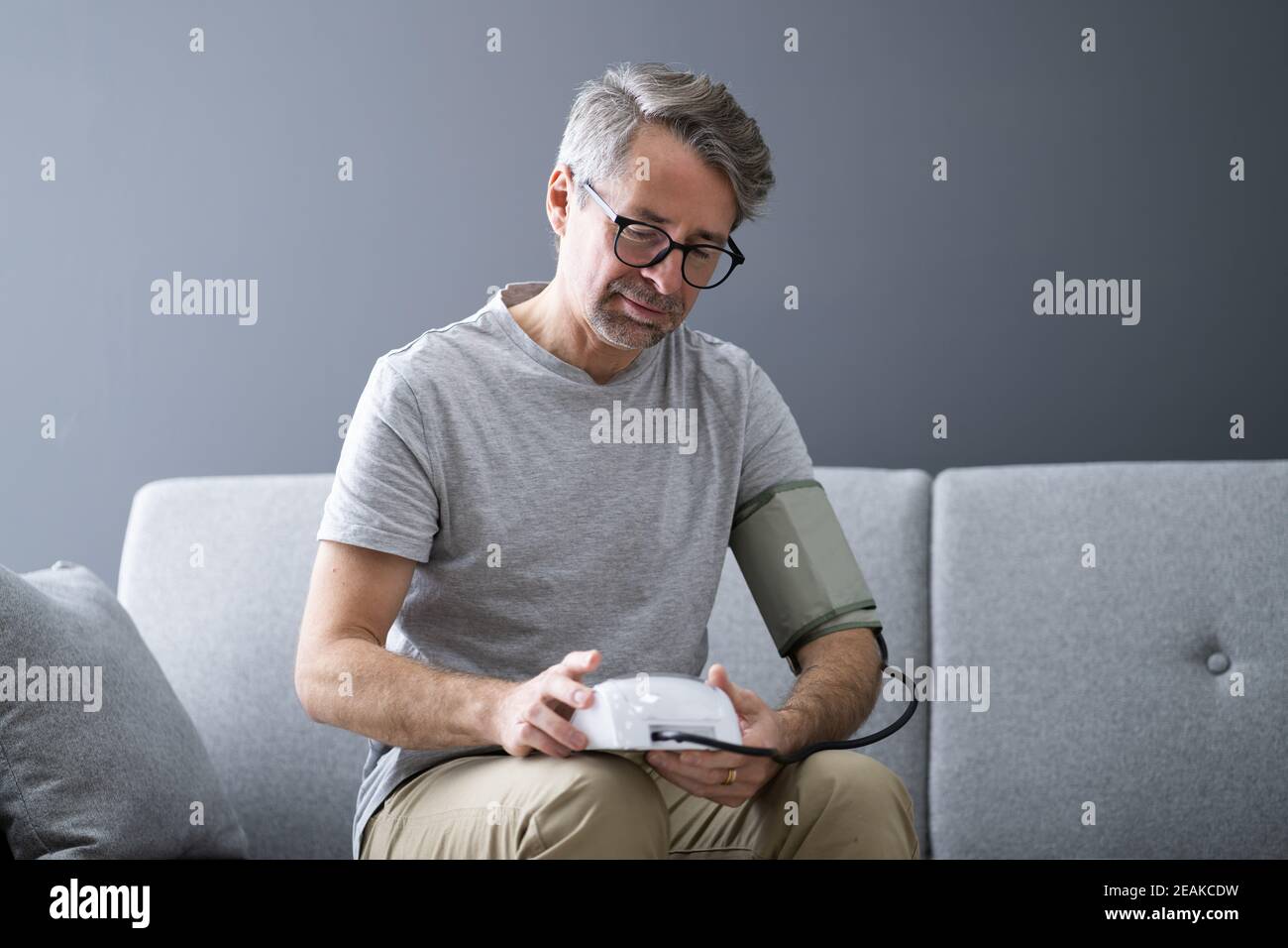 Blood pressure monitors hi-res stock photography and images - Alamy
