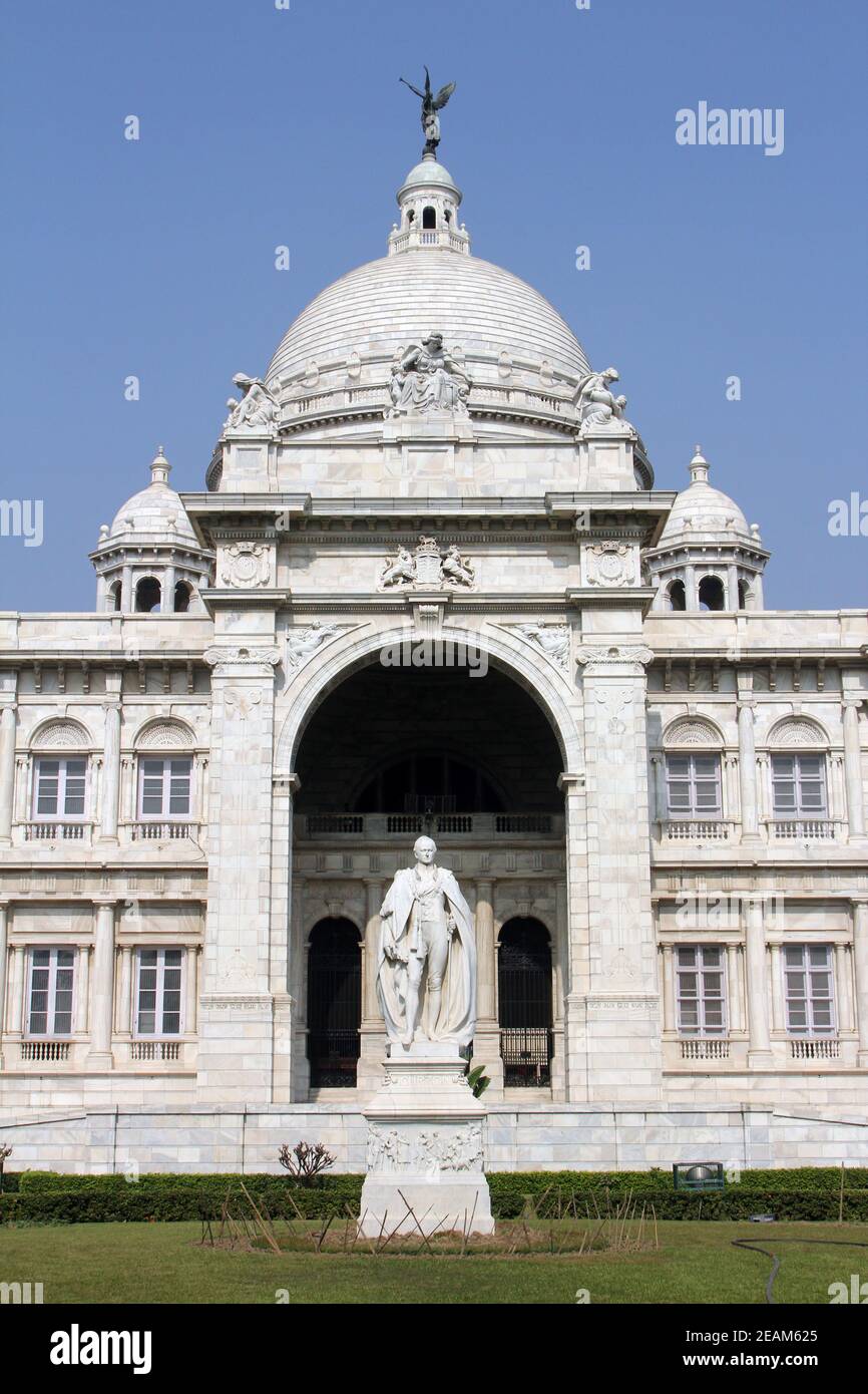 Victoria Memorial in Kolkata, India. Statue of Lord Curzon Stock Photo