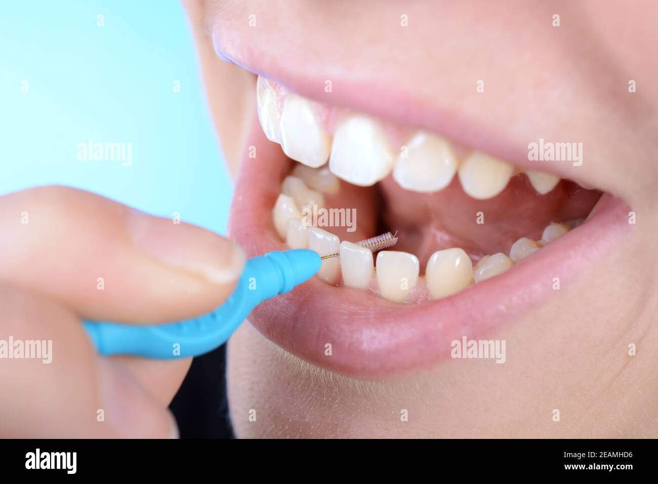 Zahnpflege der ZahnzwischenrÃ¤ume Stock Photo