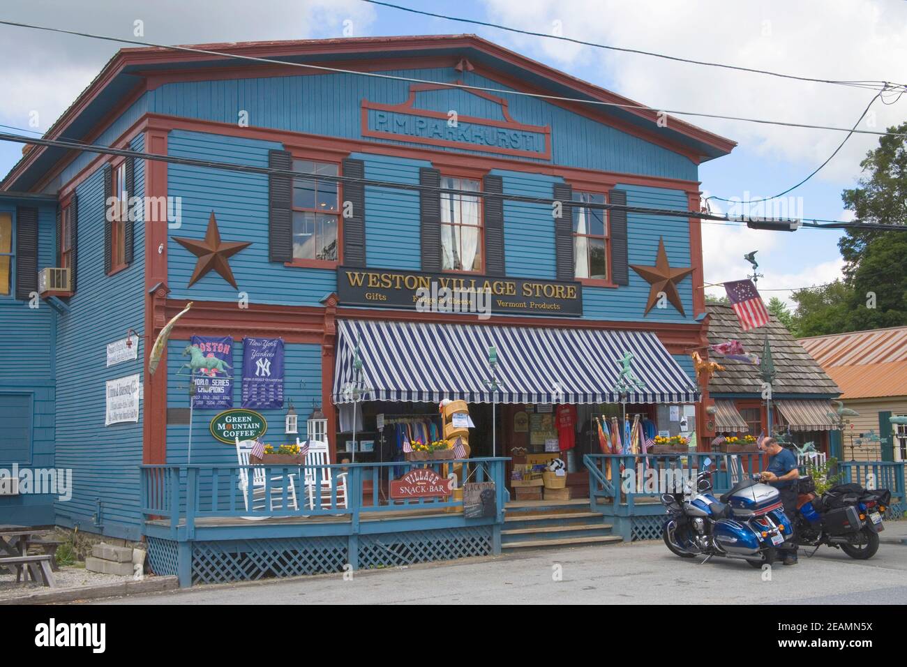 the village stores at weston vermont Stock Photo Alamy