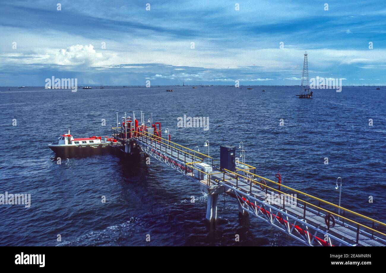 LAKE MARACAIBO, VENEZUELA, OCTOBER 1988 - Lagoven oil company, in Zulia State. Stock Photo