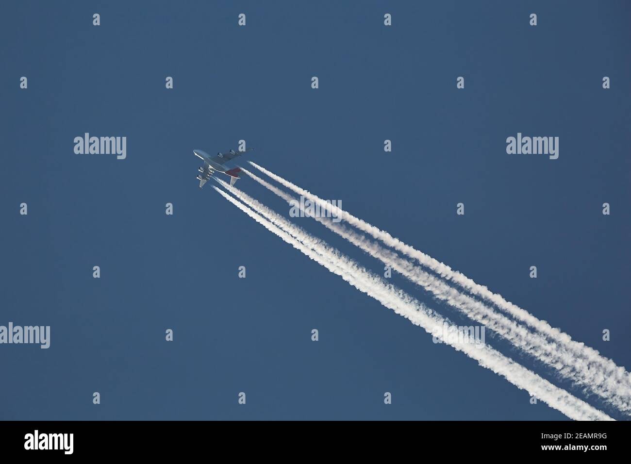 Airliner altitude hi-res stock photography and images - Alamy
