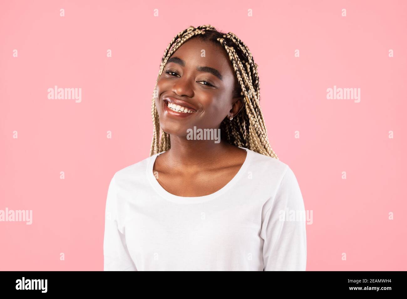 Friendly african american woman hi-res stock photography and images - Alamy