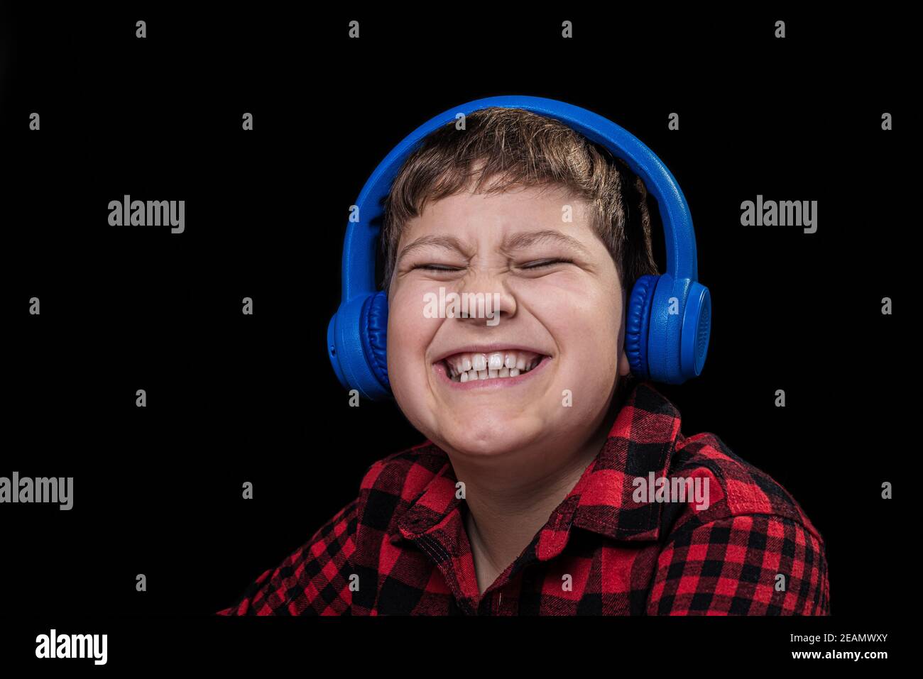 Black boy smiling face hi-res stock photography and images - Alamy