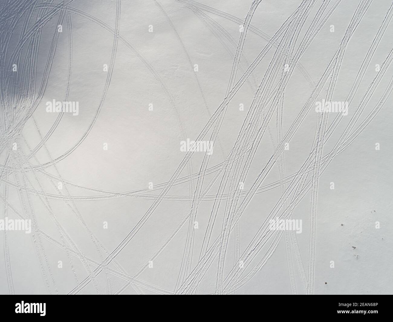 Aerial view of a frozen forest with fresh snow covered trees Stock ...