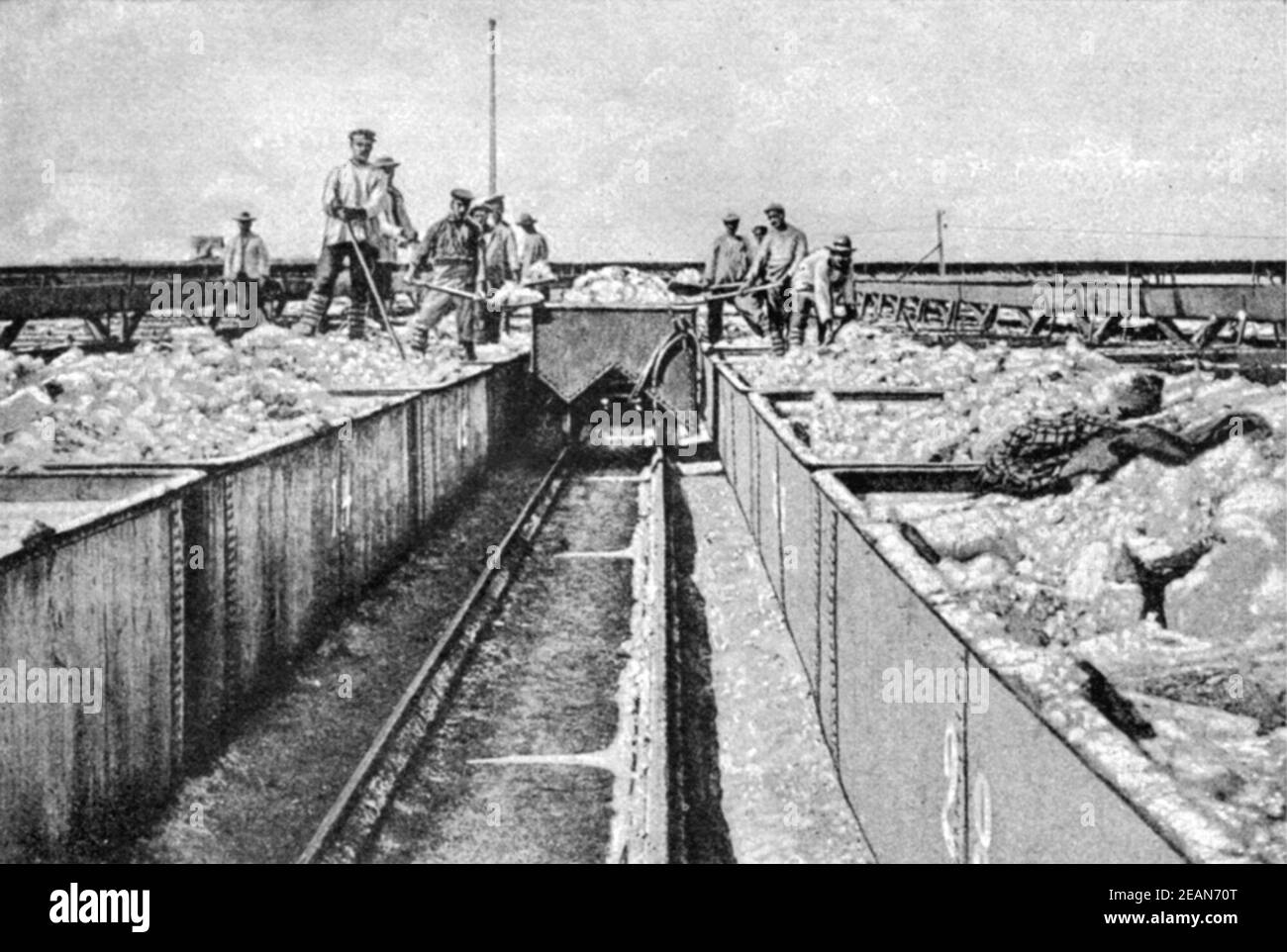 An early 20th century print of a Chilean Sodium nitrate factory part of the sodium nitrate mining industry in the Atacama desert Chile South America circa 1920 Stock Photo