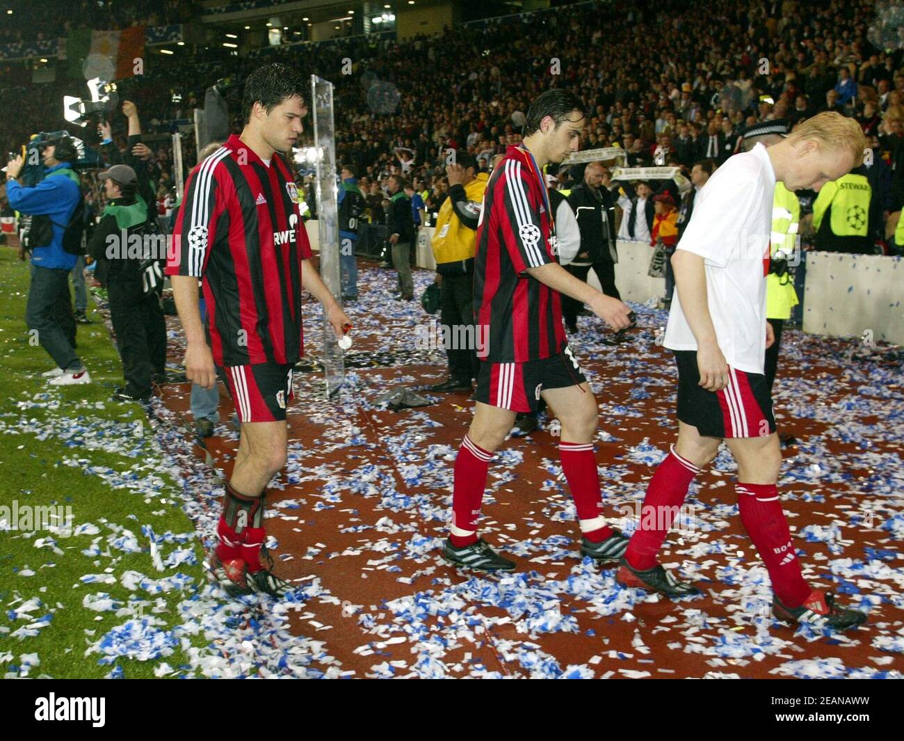 Football - Bayer Leverkusen v Real Madrid UEFA Champions League Group B -  Ulrich-Haberland-Stadion - 15/9/04 Real's Michael Owen is left on the bench  Mandatory Credit: Action Images / Andrew Budd Livepic