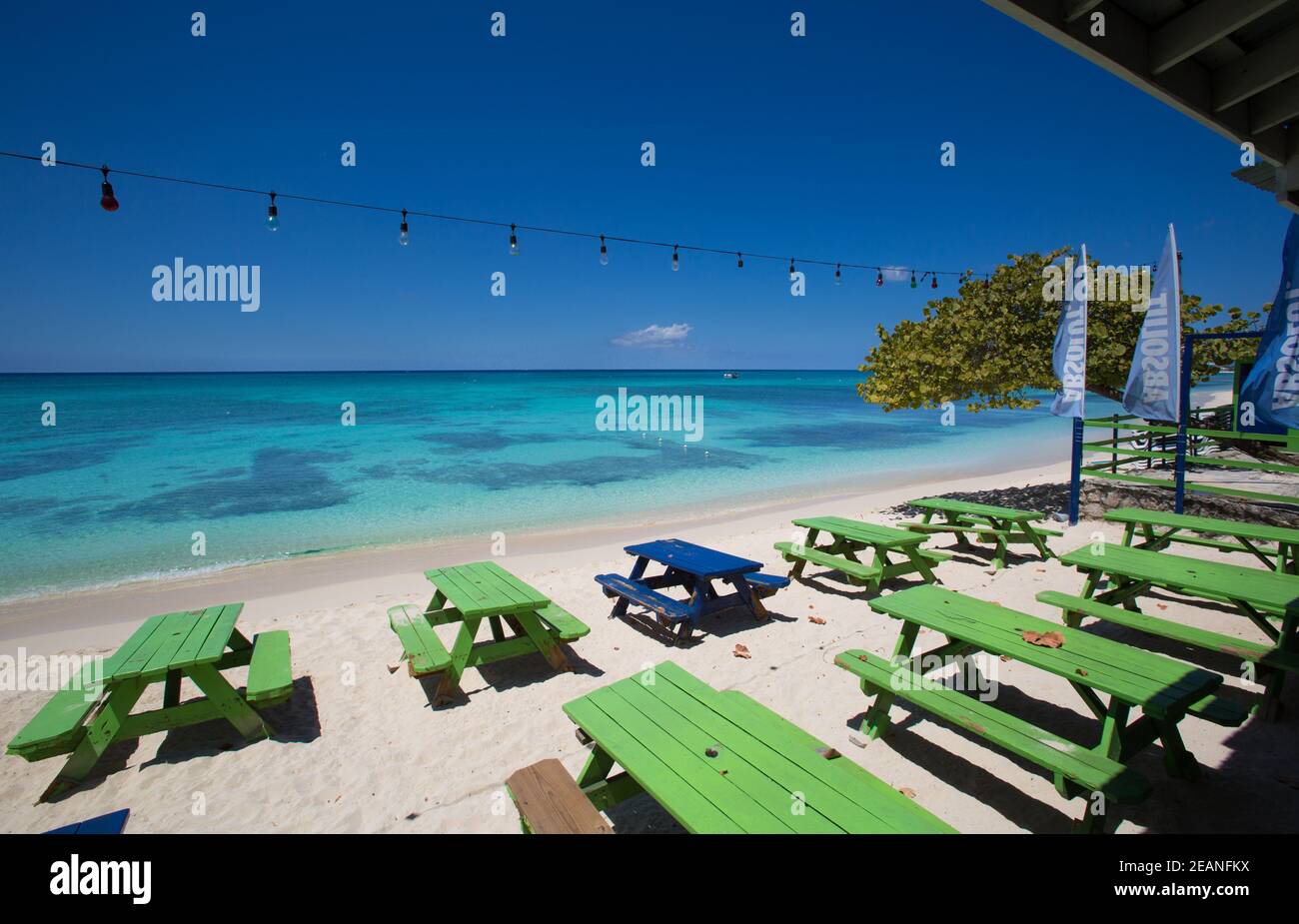 Cayman islands beach hi-res stock photography and images - Alamy