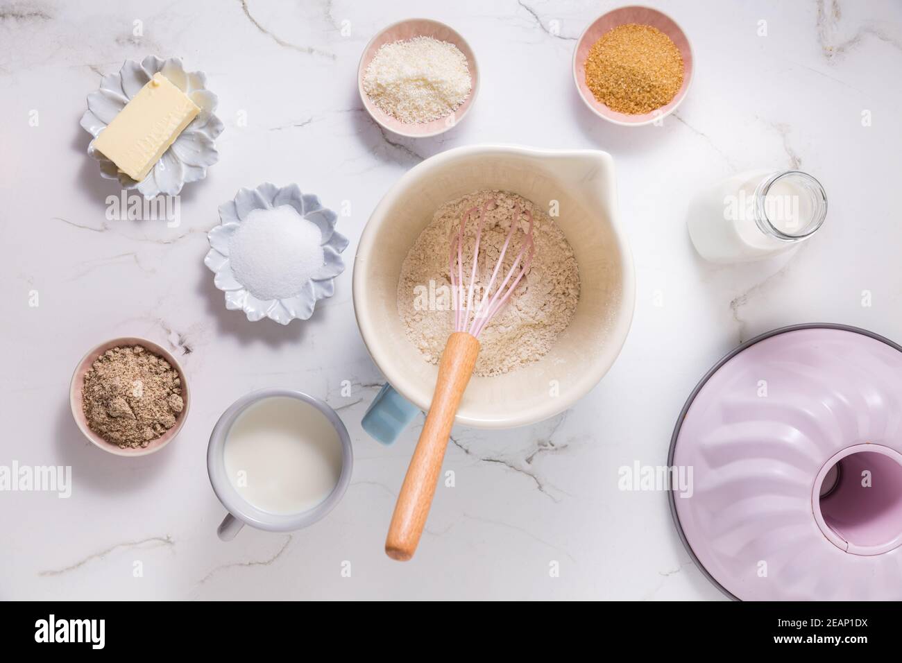 Baking utensils prepare cake hi-res stock photography and images - Alamy