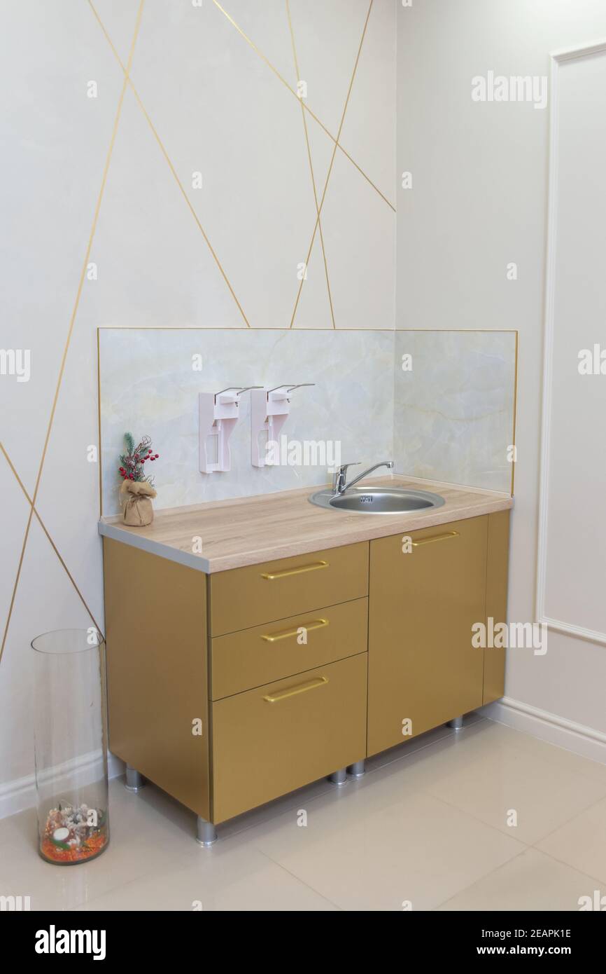Beauty salon equipment. Sink, disinfection, design Stock Photo - Alamy