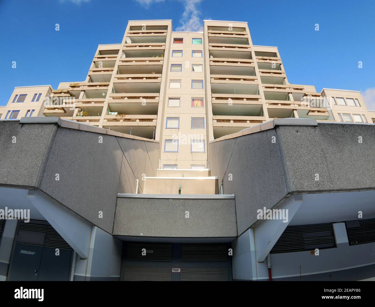 Schöneberger Terrassen: Terraced aparment block in Berlin Schöneberg buld 1976-1979 as social housing. An example of post war modernism in Germany. Stock Photo