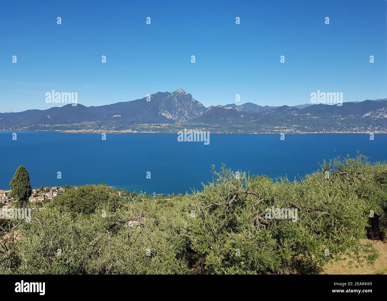 stand up paddling torri del benaco