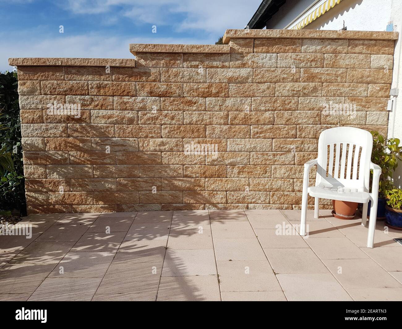Sichtschutz, Mauer, gemauert Stock Photo - Alamy