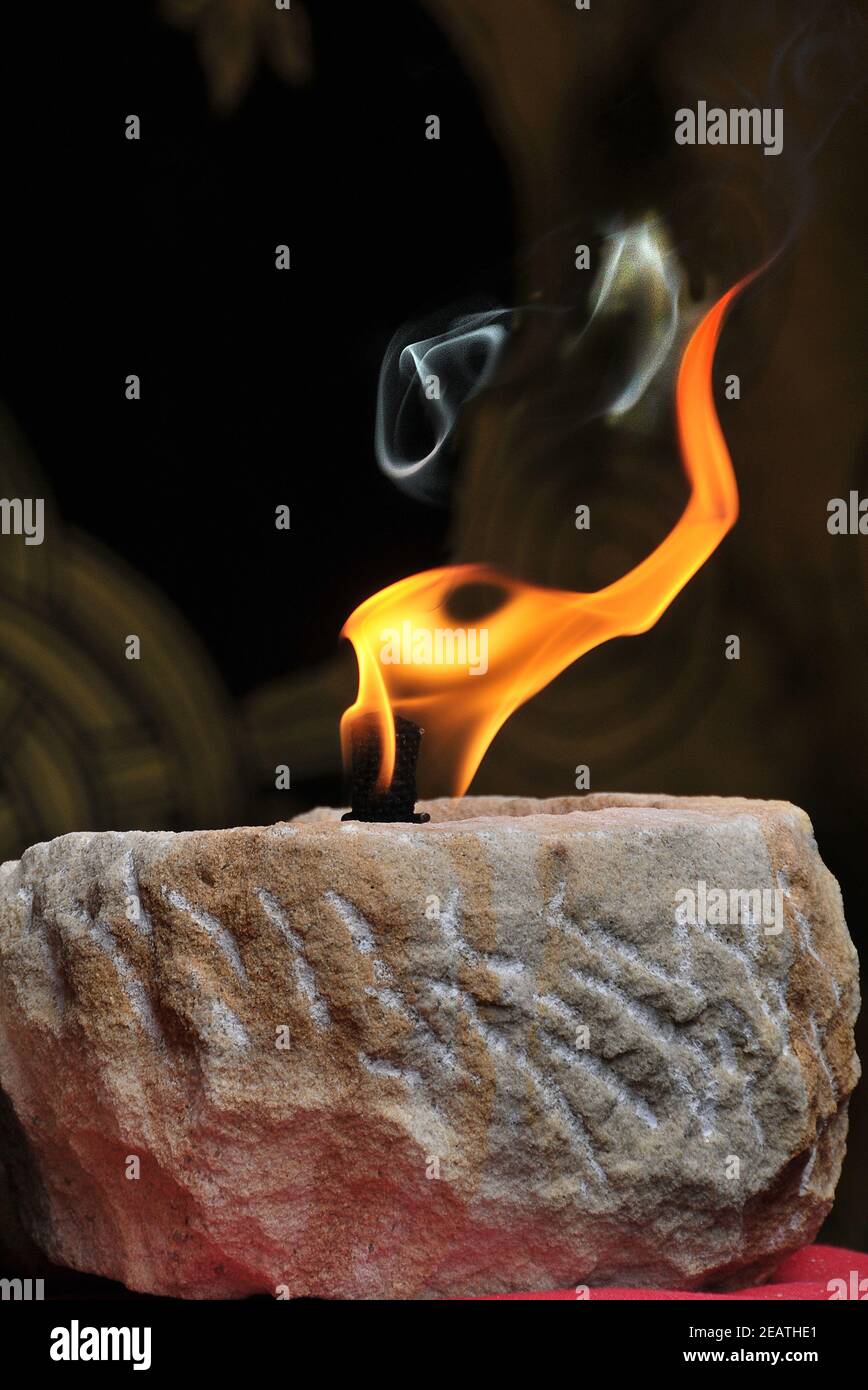 Fire flickering hires stock photography and images Alamy