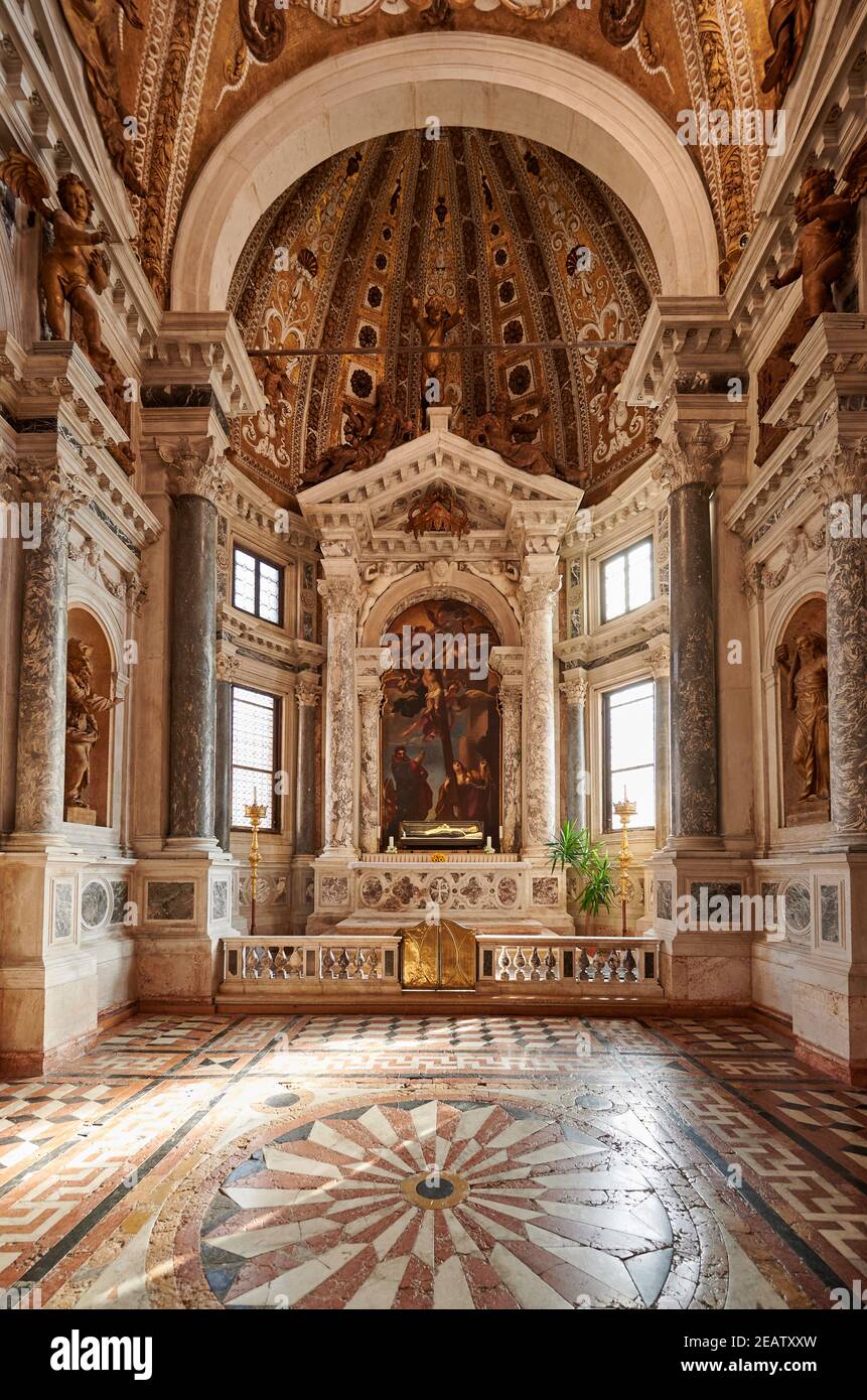 Interior shot of Basilica dei Santi Giovanni e Paolo, Venice, Veneto ...
