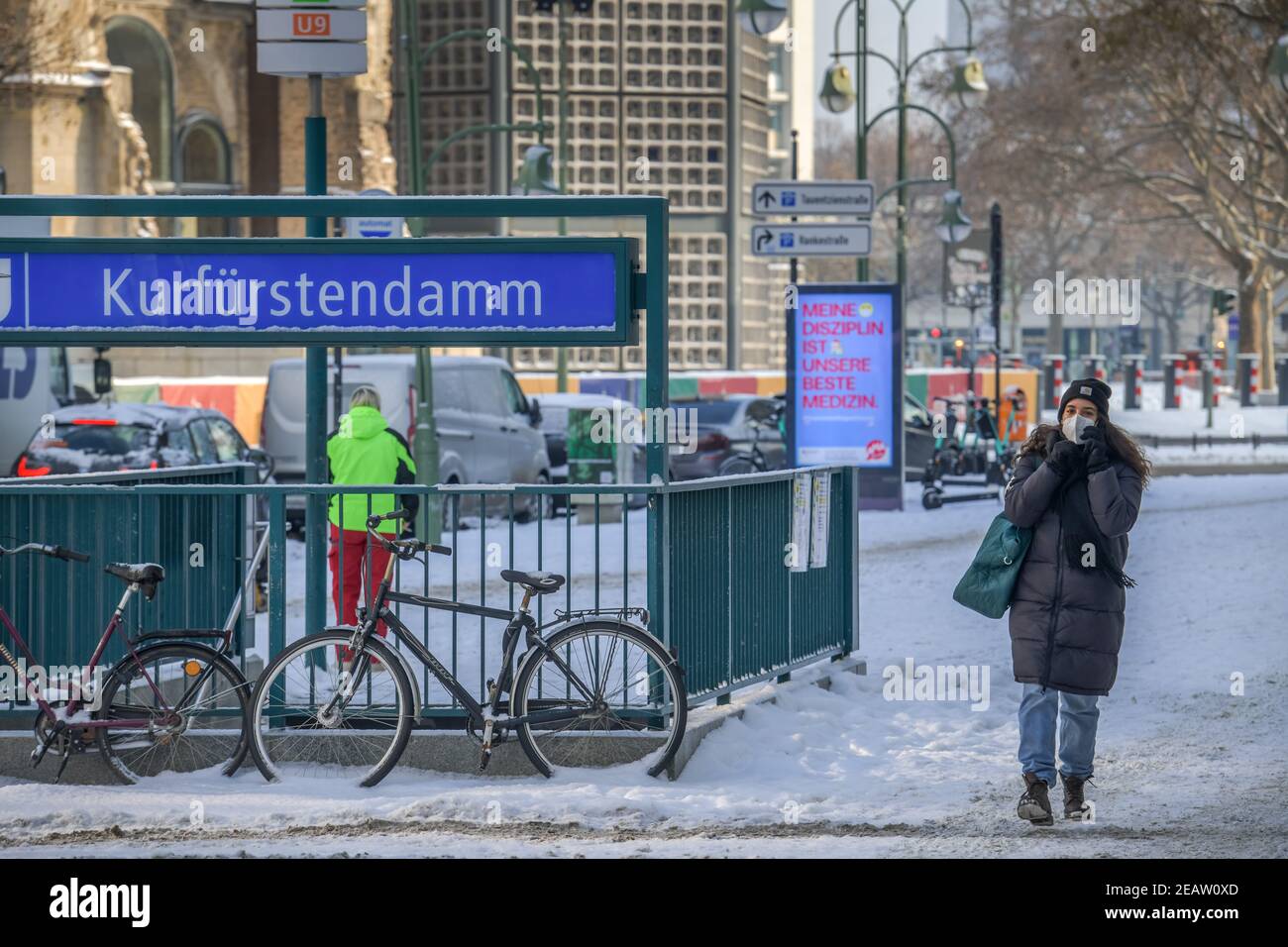 10.02.2021. Menschenleerer Kudamm Lockdown zu Corona-Zeiten, Charlottenburg, Berlin, Deutschland Stock Photo