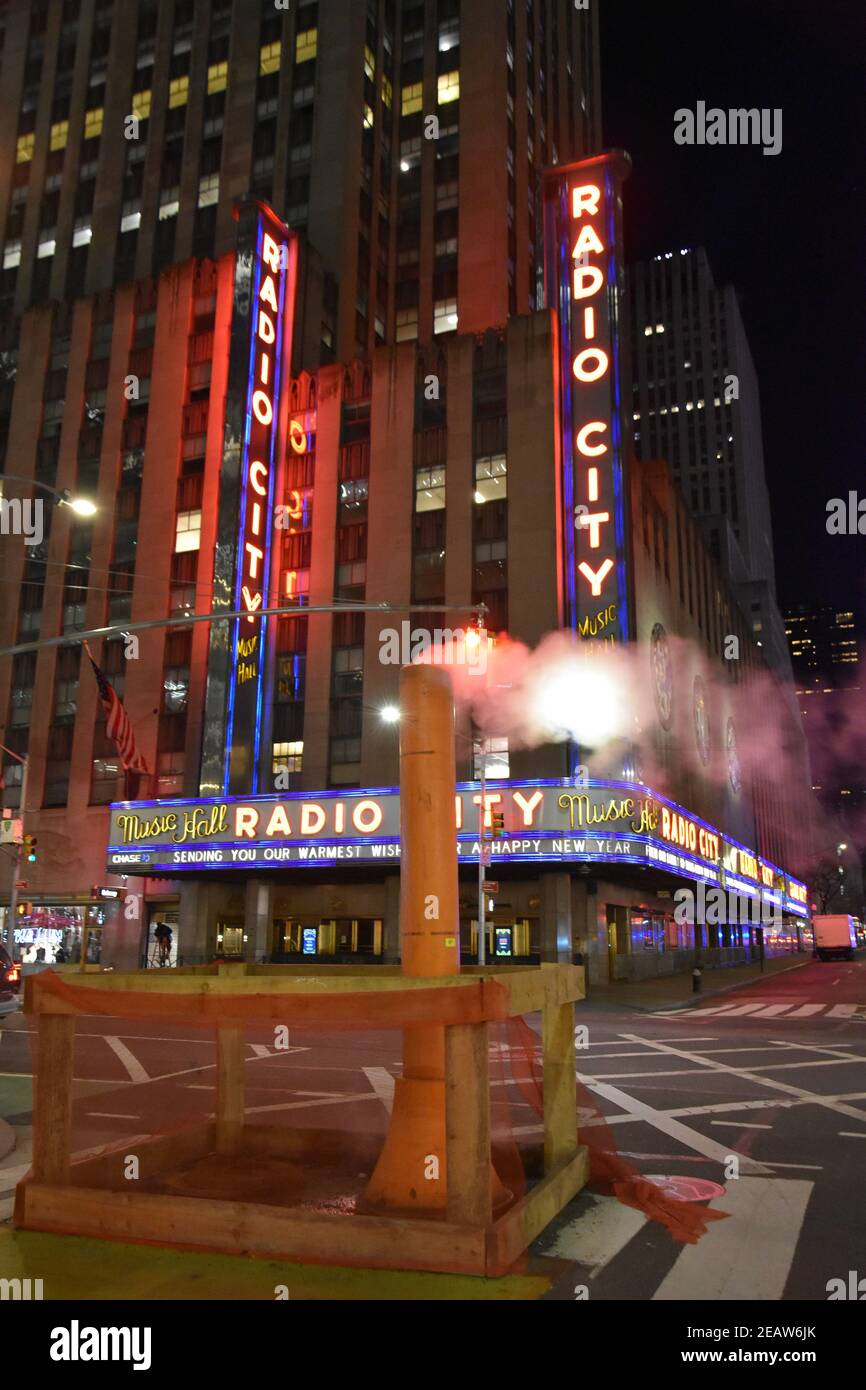 The iconic Radio City Music Hall sign at night Stock Photo - Alamy